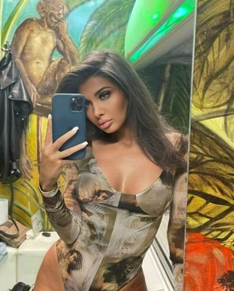 Adriannalinnaa sex actress gallery