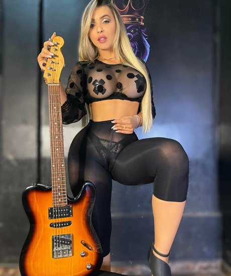 kiarablay hot actress photos