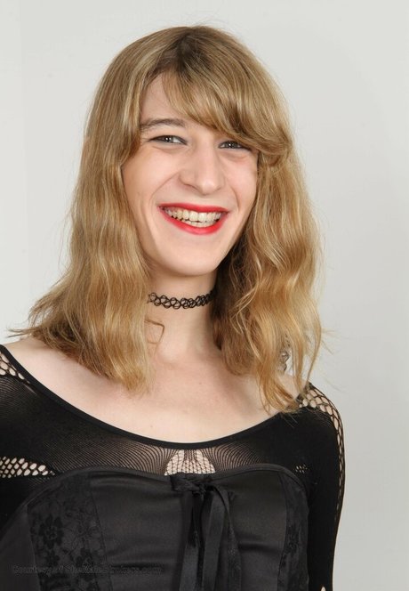 milf handjob onlyfans art porn gallery