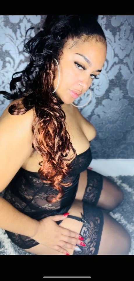 Stargirlsarah19x erotic pornstar img