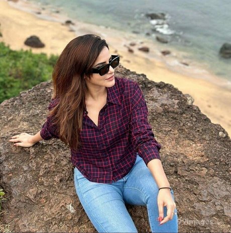 Ashu Reddy nice model image