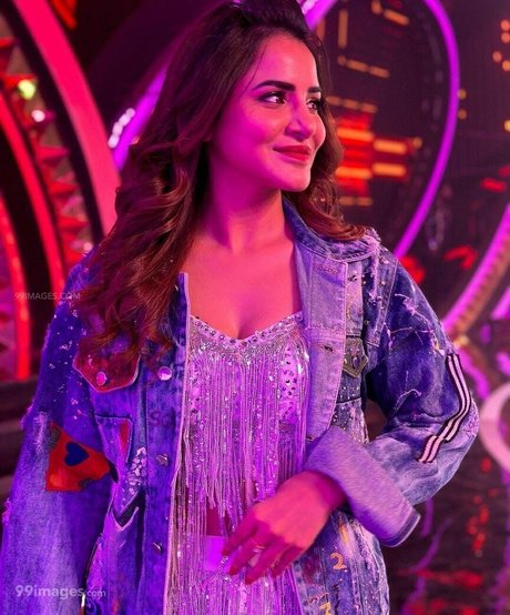 Ashu Reddy model best image