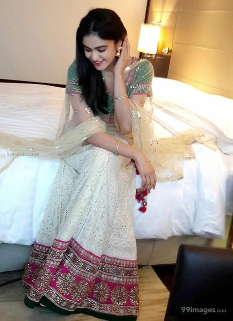 Adah Sharma pornstar nude galleries