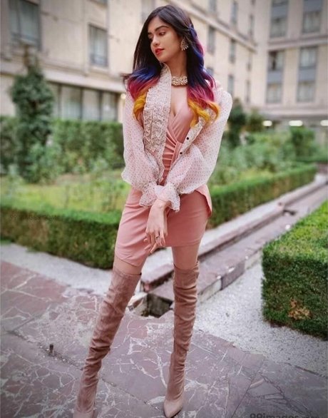 skinny shemale onlyfans art porn picture