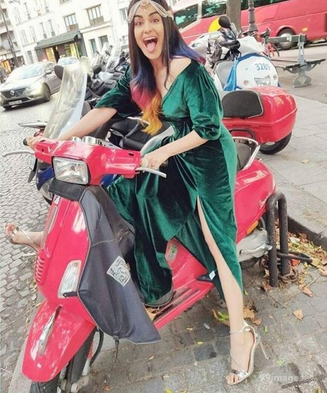 Adah Sharma best model img