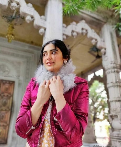 Adah Sharma art star image