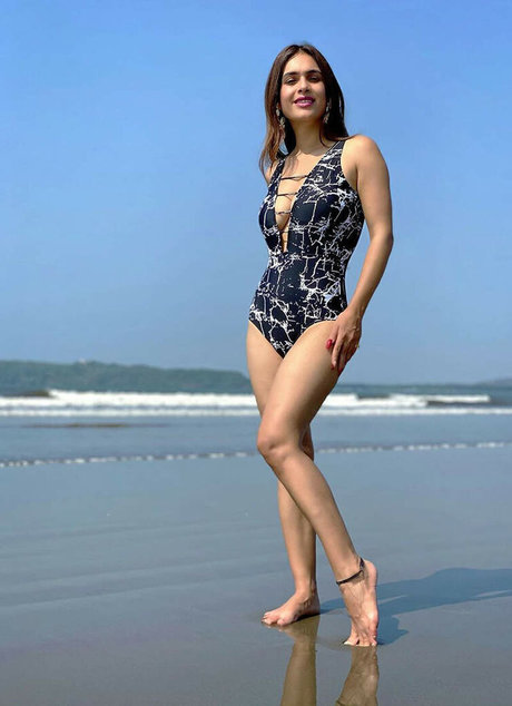 18 asian onlyfans nude pictures