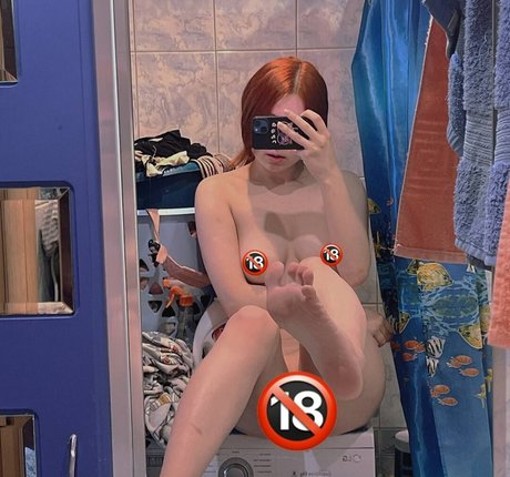 lisaSweetBi star nude pic