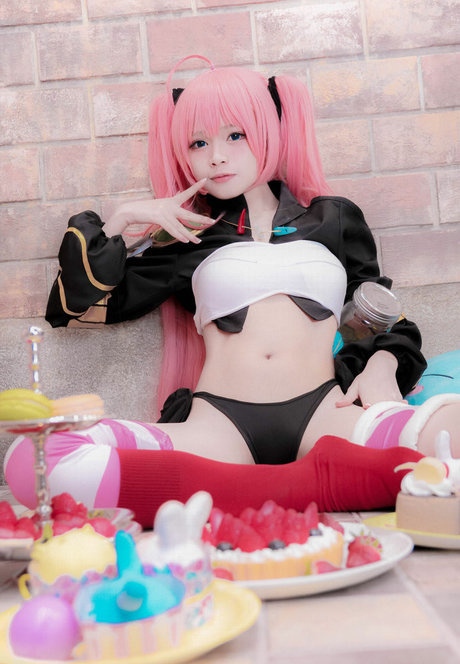 miholy model xxx photo