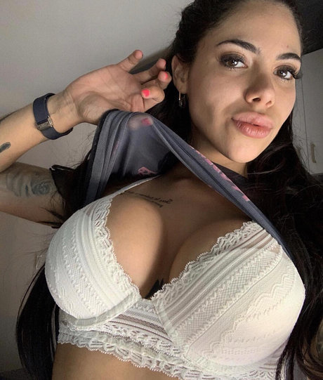 female popular onlyfans pretty galleries