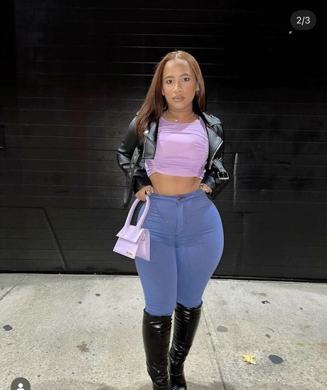 Carolinello art pornstar img