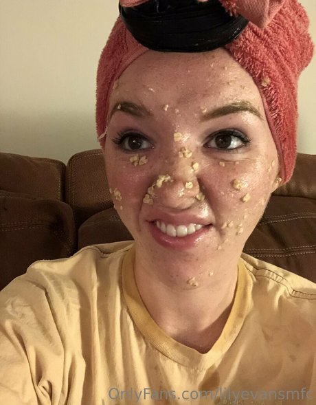 LilyEvans perfect pornstar photo