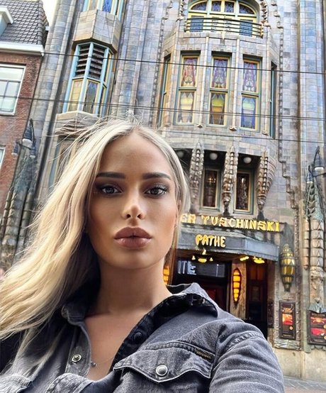 Merve Sanay model xxx picture