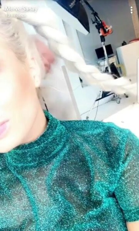 milf glasses onlyfans naked picture