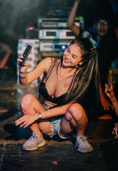 Oil Paphavee Chaimongkol star top pics