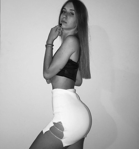 palomazanetc adult model photo