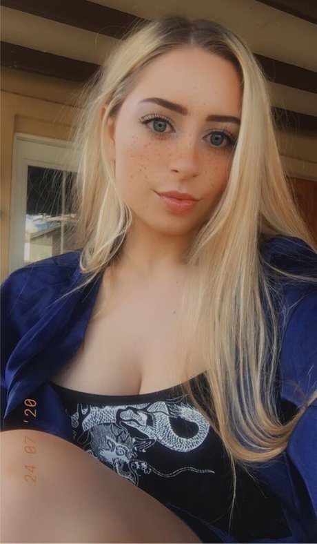 Paige 4Chan free actress pics