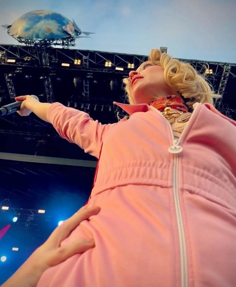 gloryhole onlyfans exclusive pics