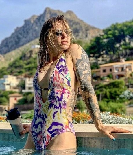 pantyhose milf onlyfans nude gallery