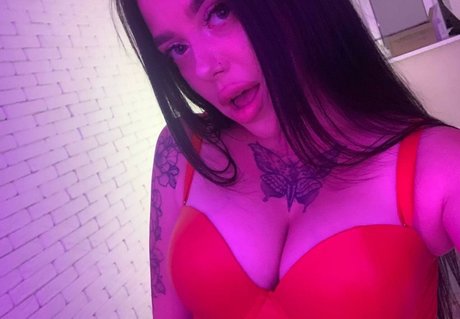 Saint Idol model best pics