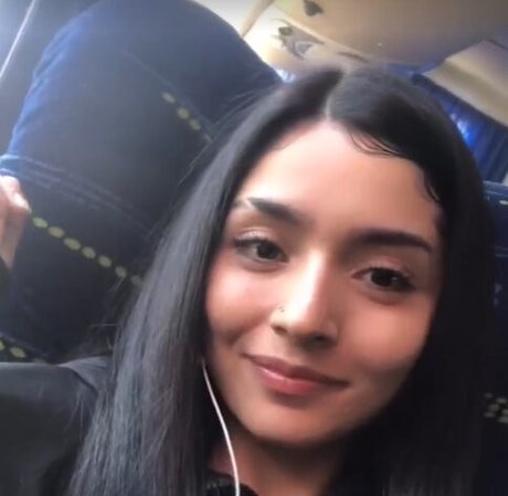 Flores Isabella98 pornstar naked pic