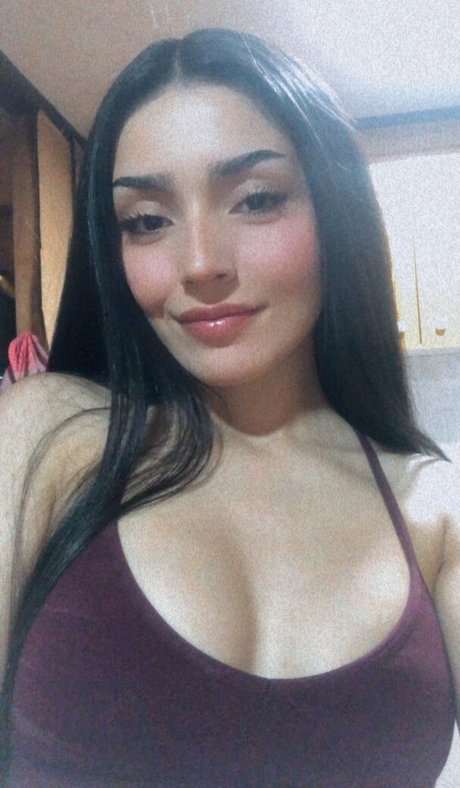 Flores Isabella98 naked pornstar pics