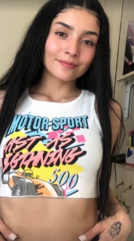 Flores Isabella98 sexy actress pictures