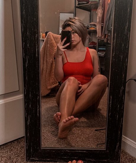 blonde secretary onlyfans sexy picture