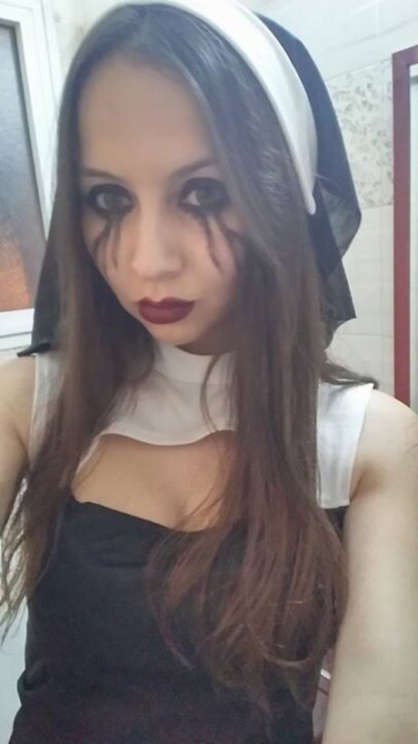 Jennie Naz beautiful actress images