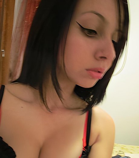 Jennie Naz pretty model picture