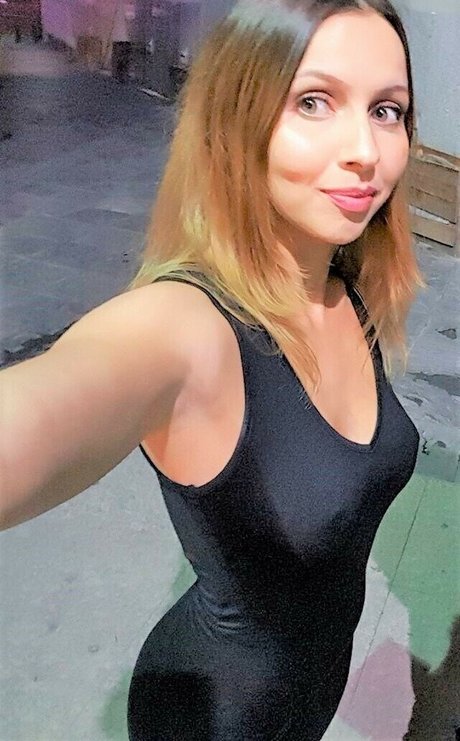 Jennie Naz model nudes image