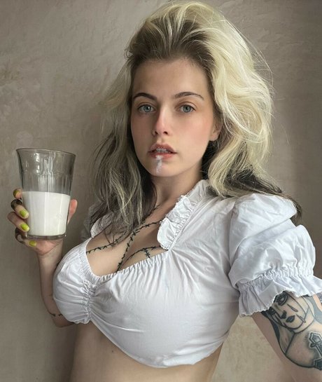 Miss Marilyn model hot img