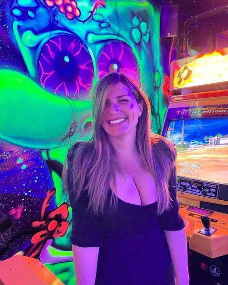 Mariagrazia Imperatrice hd pornstar pics