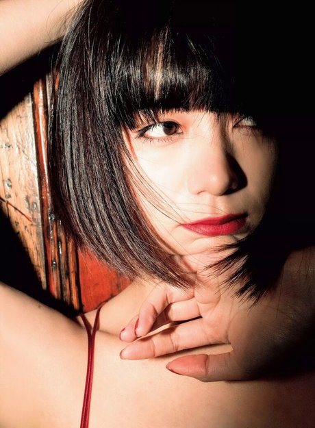 Elaiza Ikeda sex model img