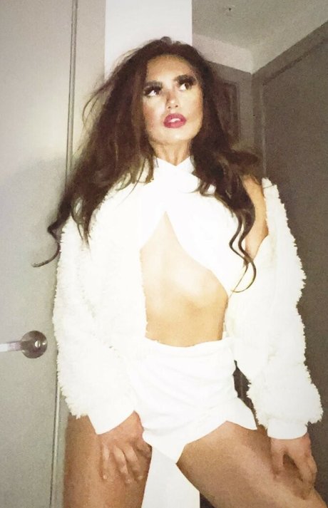 Shari G nude actress picture