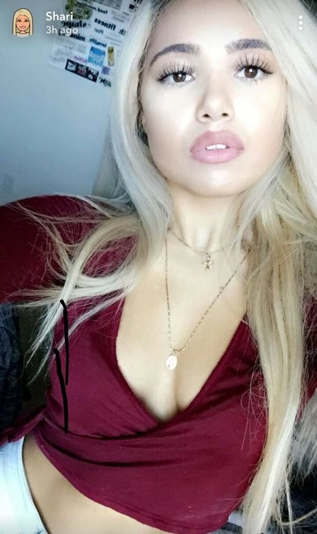 Shari G model top images