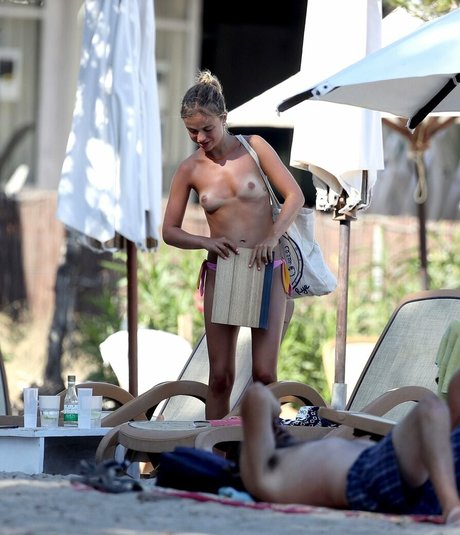 royals pretty actress picture