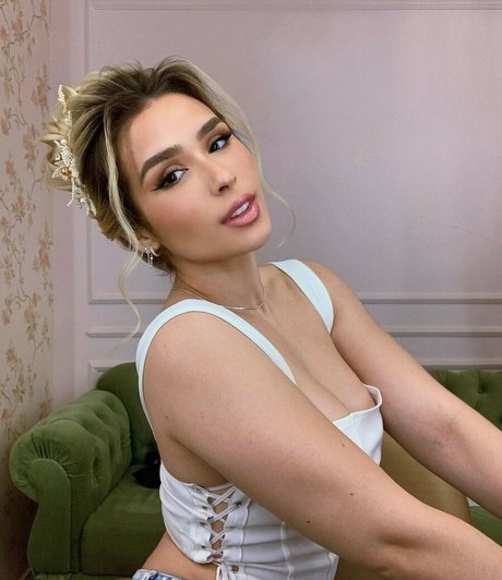 LoryLives nice actress picture