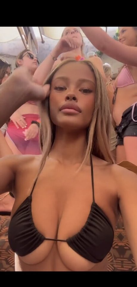 Vinetrria Vinetria model sexy archive