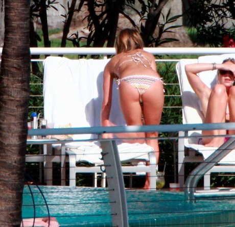 Jennifer Anniston model pretty picture