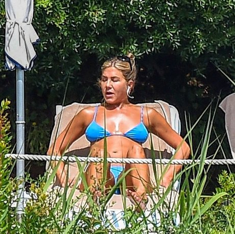 Jennifer Anniston exclusive pornstar archive