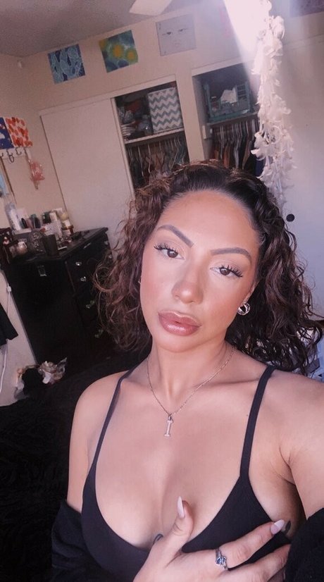 Izzy Clark sexy star galleries