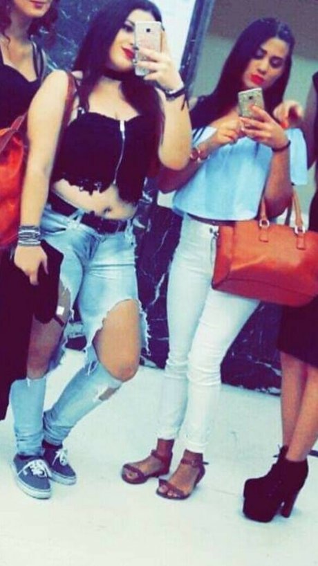 Theodwra Drinia star naked image