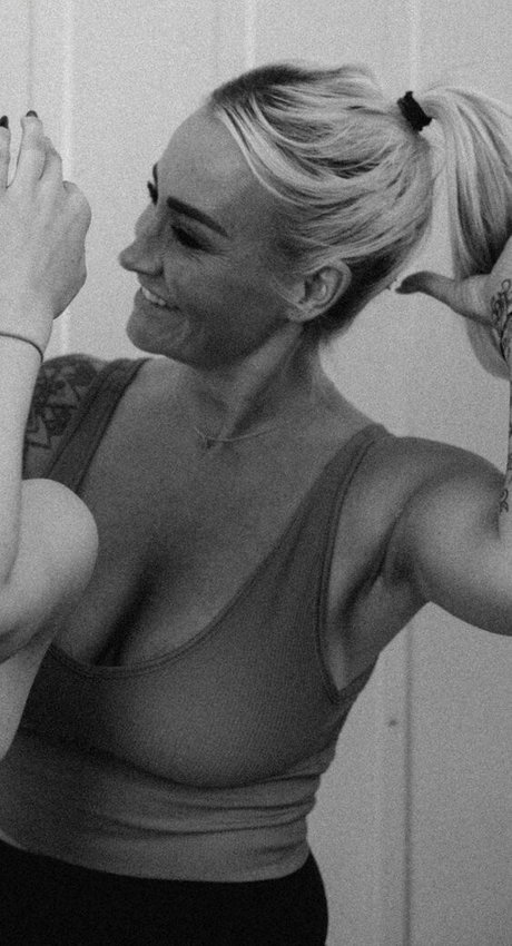 Sarah Connor exclusive star gallery