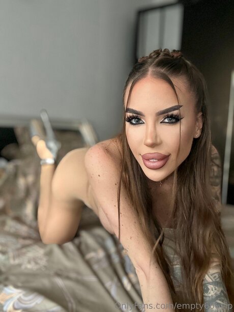 empty666vip nude model pics