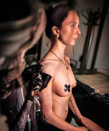 Infy Snow pornstar adult archive