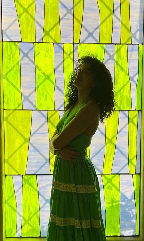 Whitney Peak model pretty photos