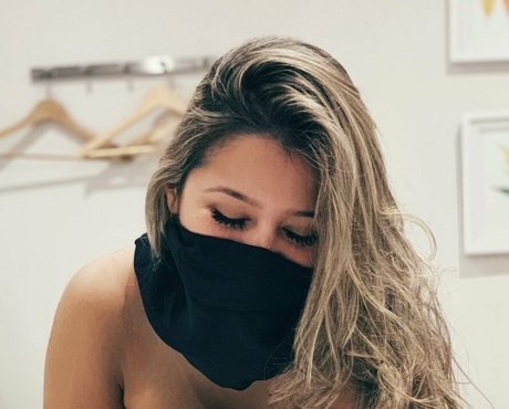 Zara Zahir star nudes img