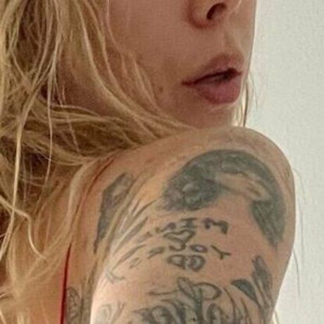 Lil Debbie sexy model image