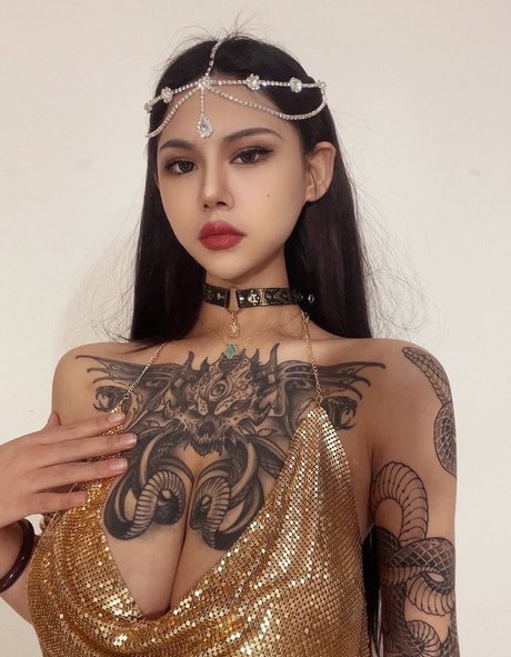 DeerWhite_ porn actress gallery